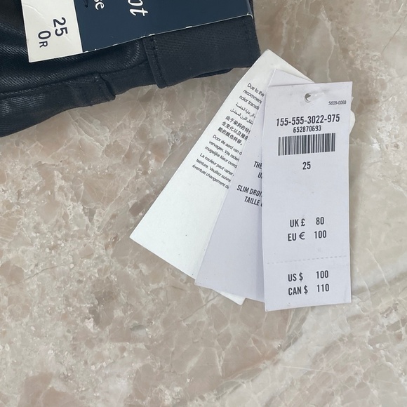 NWT Abercrombie Ultra High Rise 90s Slim Straight Jean Coated Black (Size 25) - Picture 5 of 8